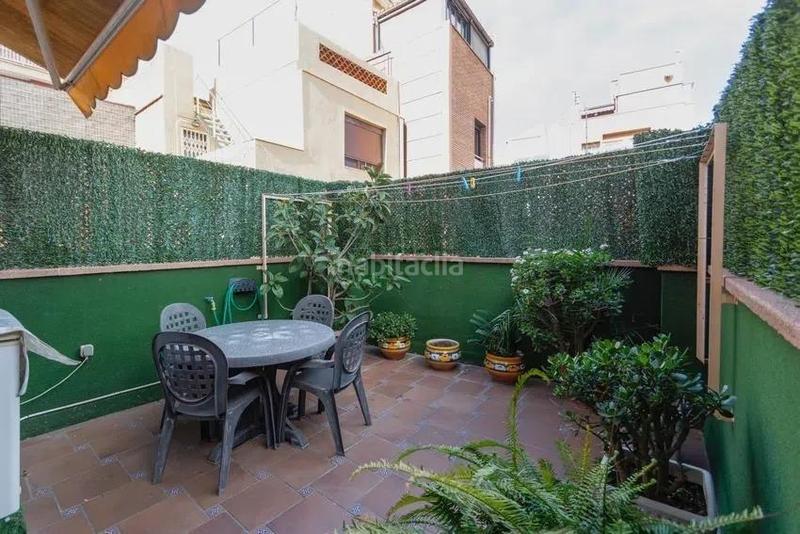 Foto dcd1cdb6-de4c-493a-8743-420fb21e0d6d. Chalet  adosado en venta en calle de borriana en Barcelona