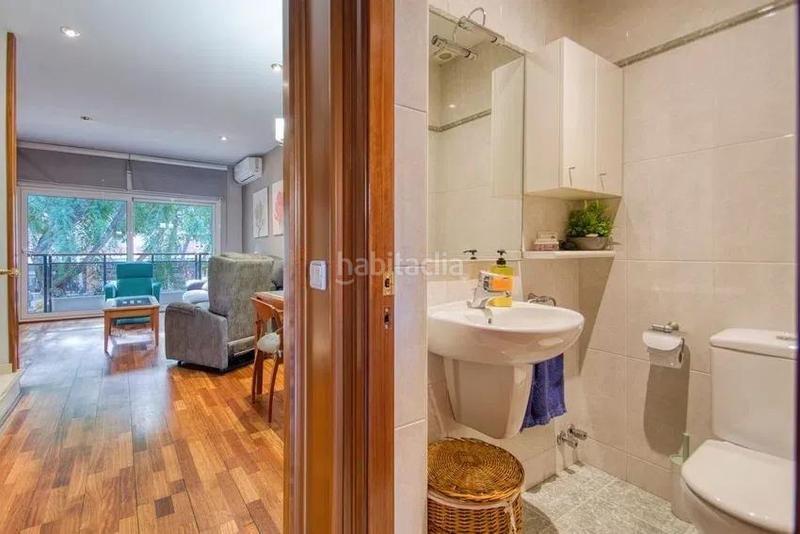 Foto e839ed6e-2942-4300-9ca9-dda4bff9e442. Chalet  adosado en venta en calle de borriana en Barcelona