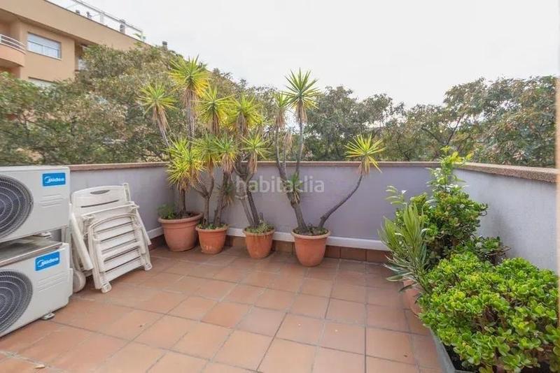 Foto fcf00980-69e7-4b84-919d-31ff90dd9127. Chalet  adosado en venta en calle de borriana en Barcelona