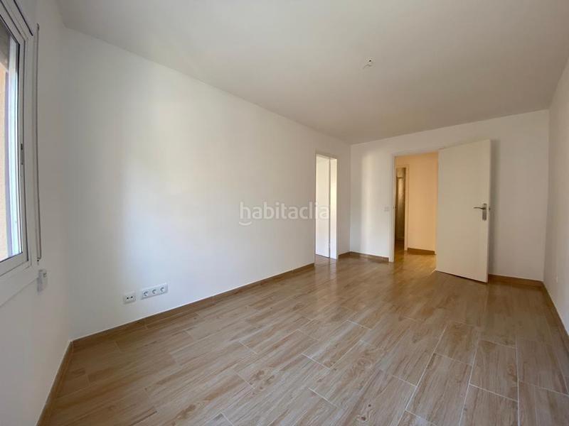 Foto b1ba5f69-9dbe-41cb-9d65-807f1920e826. Edifici a La Teixonera Barcelona