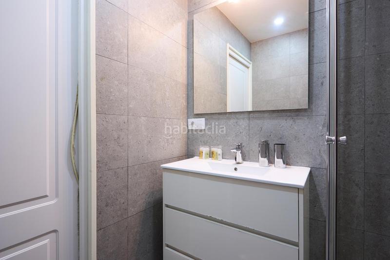 Foto e8990ea5-ab8e-4633-8199-357cfcd5a3ad. Pis a Raval Barcelona