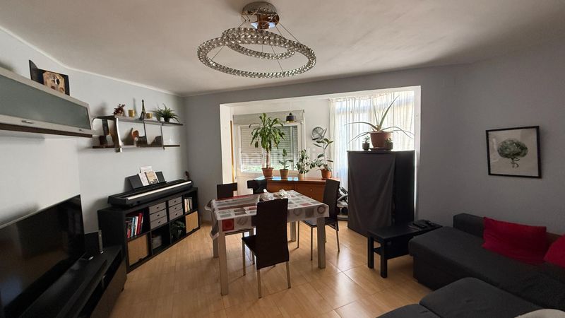 Foto 166ee5b7-4a85-4ca5-9cf6-25cf903f8863. Edifici a calle dels cedres 27 a Can Vidalet Esplugues de Llobregat