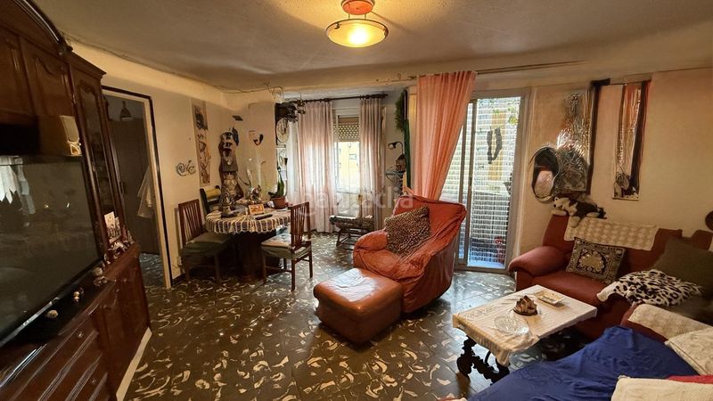 Foto 679a5dc9-fd69-4b50-86f9-710c07ac02d9. Edifici a calle dels cedres 27 a Can Vidalet Esplugues de Llobregat