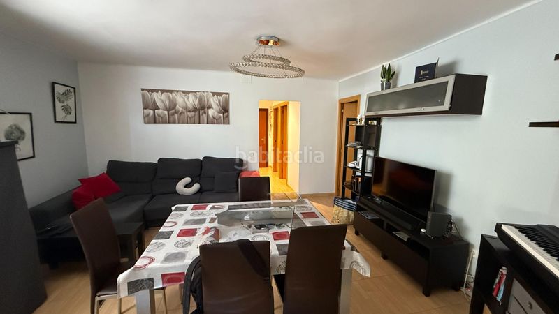 Foto c99356c0-9301-4925-80cb-918d06506b3b. Edifici a calle dels cedres 27 a Can Vidalet Esplugues de Llobregat