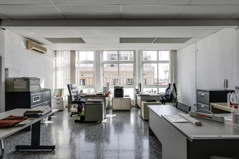 Foto f153cb2b-8569-4949-b7ff-2872680d8897. Oficina  en venta en calle de sicília en Sagrada Família Barcelona
