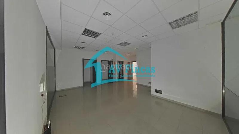 Foto d21f3e6a-fb3b-46c4-b436-28379a05806a. Local commercial dans Olesa de Montserrat