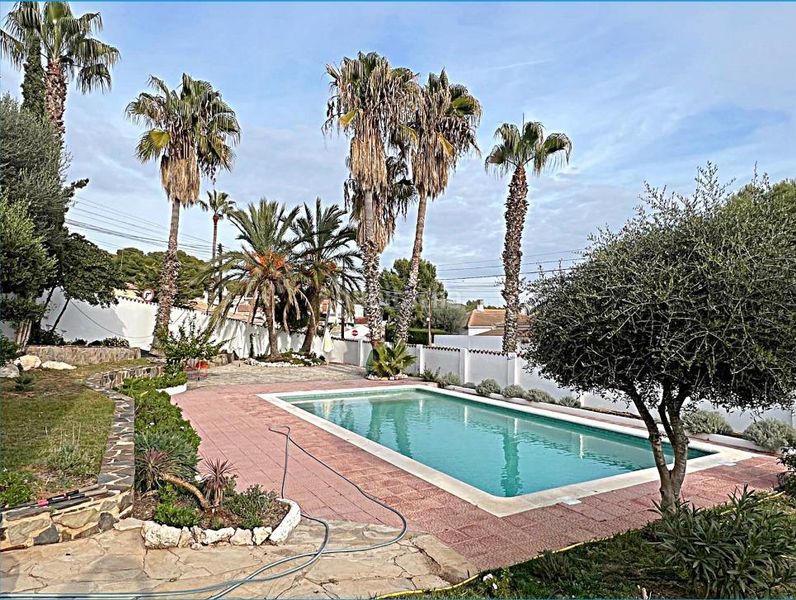 Foto 1c8efe0d-538b-439f-a33f-0050d12a1cf3. Xalet amb calefacció aparcament piscina a Cunit residencial Cunit