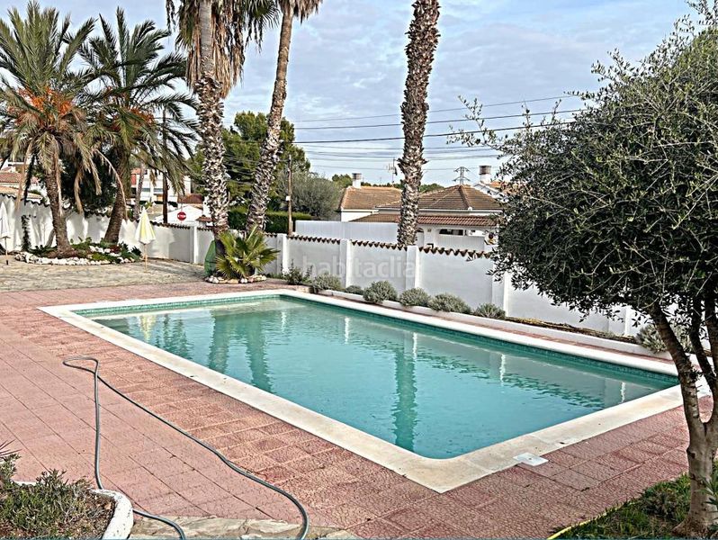Foto 92703e66-9923-49aa-9ed7-39de880b5dd0. Xalet amb calefacció aparcament piscina a Cunit residencial Cunit