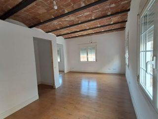 Flat in Horta. Piso en venta en la calle coïmbra