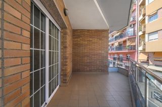 Appartamento  Carrer de sant joan. Vivienda esquinera con gran terraza, en el centro de hospitalet