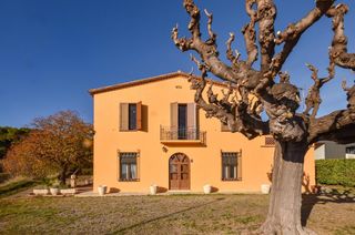 Masia  Calle indústria. Masía catalana con vistas al mar, a la venta en calle indústria