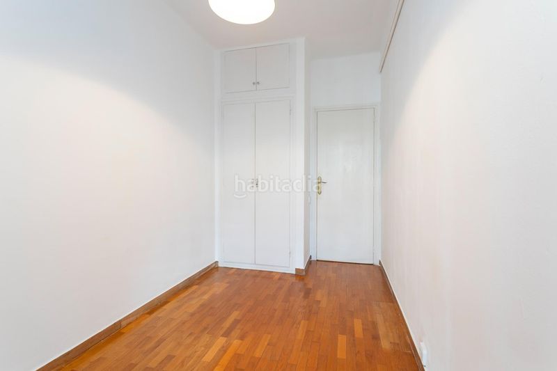 Foto 490ef100-5afe-41f7-b863-762260c562c5. Pis a Sarrià Barcelona