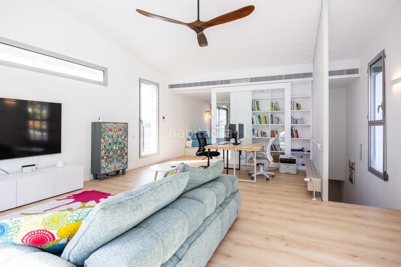 Foto ef8e1f5f-871a-4db5-b303-6fff66befa03. Chalet with heating parking pool in Ciutat Diagonal Esplugues de Llobregat