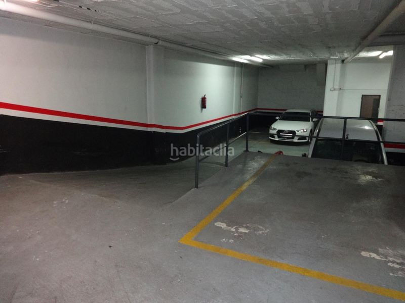 Foto 49913dbd-96a8-433f-b0cb-64bdf00188c0. Aparcament cotxe a Barri de les Corts Barcelona