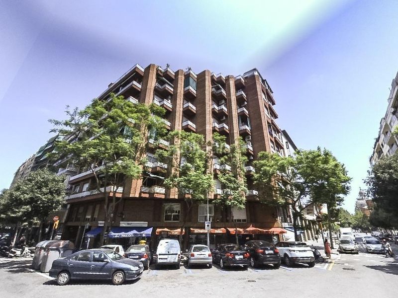 Foto a5afb57e-0bda-4eed-bd41-ca256fe67c2b. Aparcament cotxe a Fort Pienc Barcelona