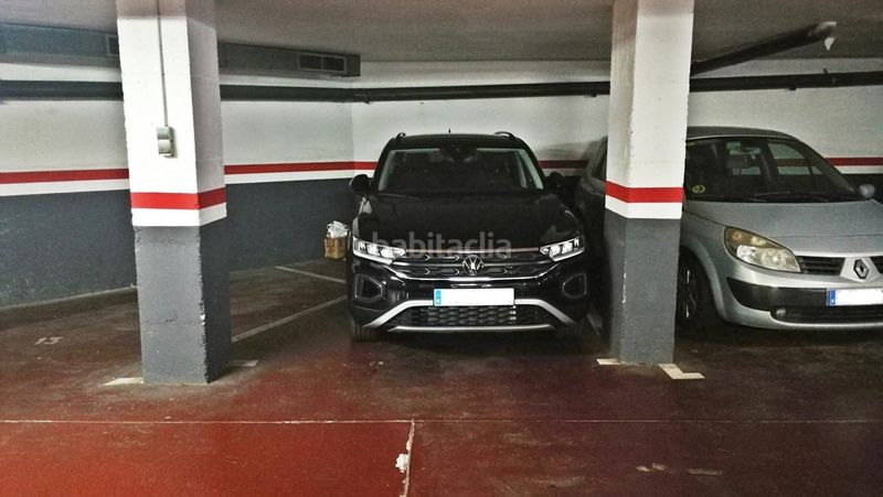 Foto e6781fb0-e0d4-4a9e-bb6c-a50077d295bc. Aparcament cotxe a Fort Pienc Barcelona