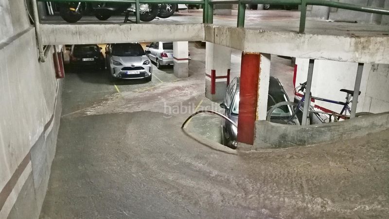 Foto b0d90057-b993-4f0b-adda-140ba8fe507b. Aparcament cotxe a La Sagrera Barcelona