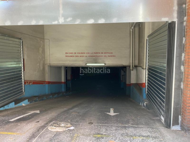 Foto 6ec3b8f1-6089-45f6-bebd-cb9cd94c03ec. Aparcament cotxe a El Camp de l´Arpa del Clot Barcelona