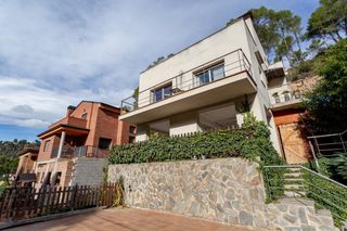 Xalet  Avenida dels països catalans. Magnífica casa independiente con amplias terrazas y vistas despe