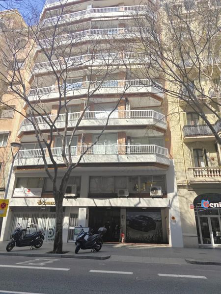Foto 24be8c29-3cb2-4fd5-81c0-a777791b4686. Aparcament cotxe a Sant Antoni Barcelona