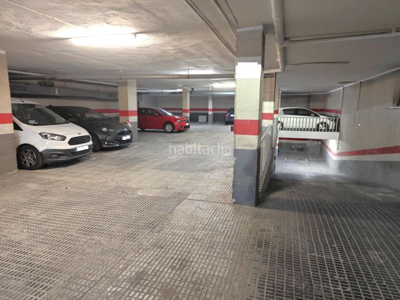 Foto ad2a7c64-a553-488c-aa23-27057e8cfd94. Aparcament cotxe a Sant Antoni Barcelona