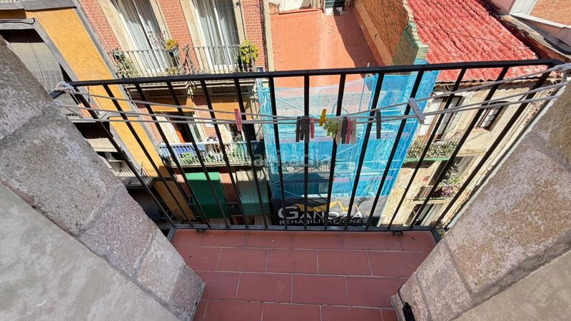 Foto a8f0ec9c-f43e-417a-a17d-958a35465a41. Loft amb calefacció a Raval Barcelona