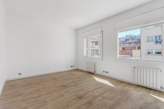 Etagenwohnung  Carrer madrazo. Piso en venta calle madrazo junto a riera de cassoles, luminoso,