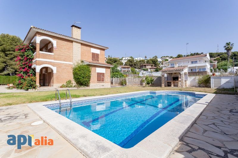 Foto 9cc8547a-1082-4d7b-b759-5ec803a53541. Casa adossada amb aparcament piscina a Els Masos - Els Garrofers Coma-ruga