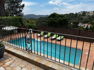 Chalet  Carrer cadi. Magnífica casa con piscina y vistas al mar en sant cebrià de val