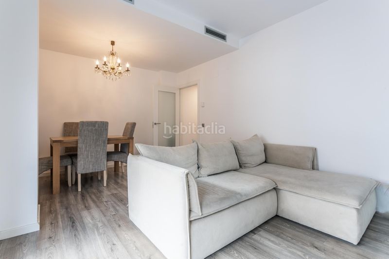 Foto a7386b65-65b7-491d-93f8-3548bce7596b. Pis amb calefacció aparcament a El Gall Esplugues de Llobregat