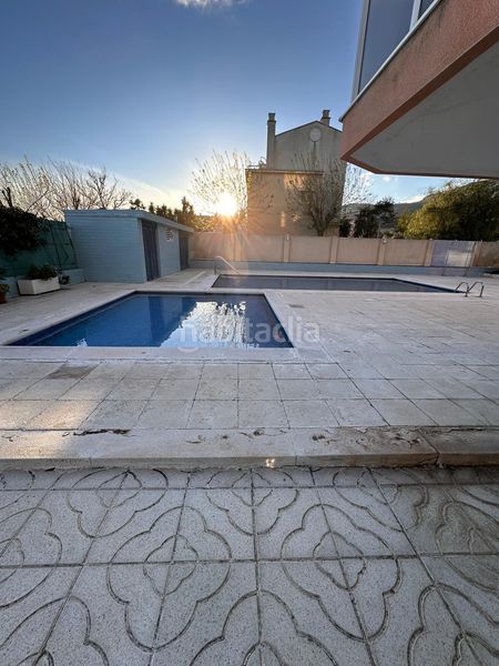 Foto ac55faf0-df1e-40b8-9286-e87704d54a50. Apartament amb aparcament piscina a les botigues de Sitges Sitges