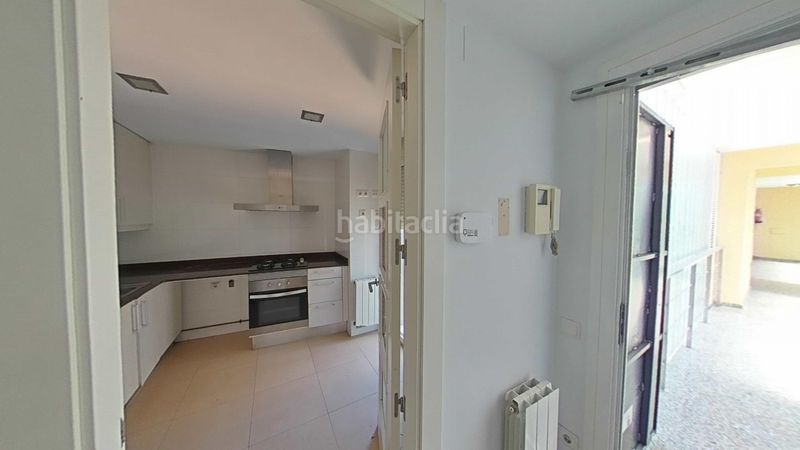 Foto 3320dd3c-9a4d-47ba-a4f0-0e86d39dfa72. Dúplex amb aparcament a Centre Castelldefels
