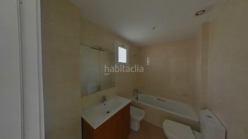 Foto 4cbba8ae-ed77-4c8e-8260-49cf443e7bfb. Dúplex amb aparcament a Centre Castelldefels