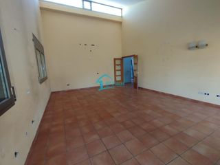 Casa in Torre de Claramunt (La). Casa en venta en torre de claramunt