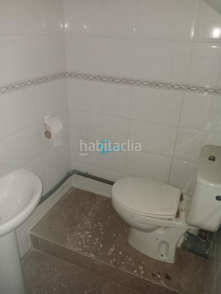 Foto b3e222c3-13c6-4c53-a47e-8c1ebe3ec63d. Local comercial a Centre Viladecans