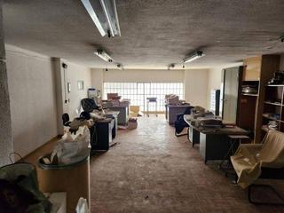 Local commercial  Carrer ramon estruch de. Impresionante local en venta en sant boi de llobregat