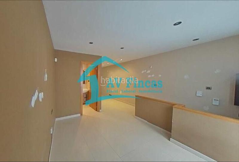 Foto c223c96c-6c11-4e2c-ae86-dfee15272e97. Zweistöckige wohnung in Corbera de Llobregat