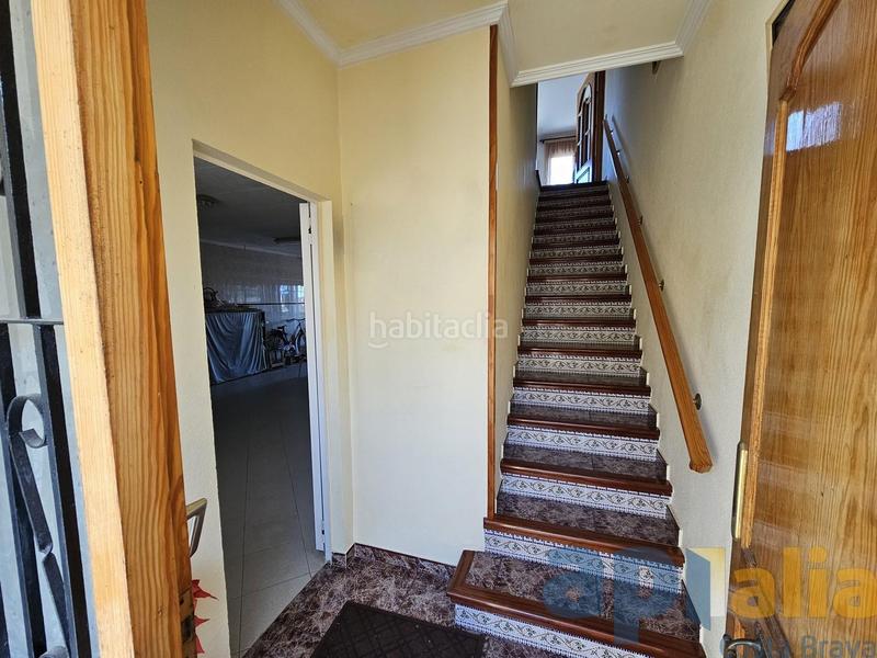 Foto fac26b04-eb6a-4a41-b4e6-584510f4cc13. Casa adosada  en venta en zona tranquila en Palamós