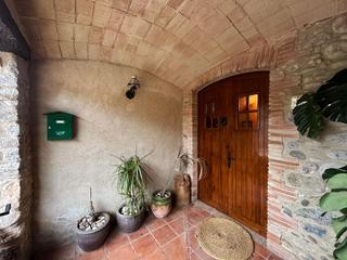 Masia a Boadella i les Escaules. En venta casa con jardín y terraza en boadella  alt empordà