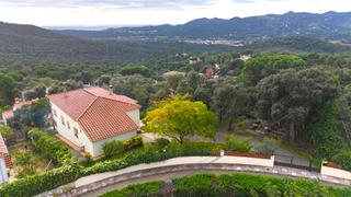 Xalet a Urbanitzacions del Nord. Exclusiva casa independiente en santa cristina daro, esta puede