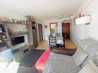Appartement à Mossèn gaspar bosch 45. Soleado piso, con ascensor en el edificio.