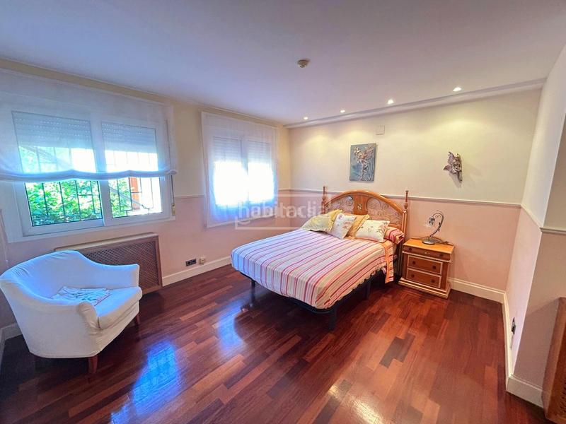 Foto 1a23cd4b-f98c-4ace-9e50-252b821751a1. Chalet mit heizung parking pool in Santa Faz Alicante