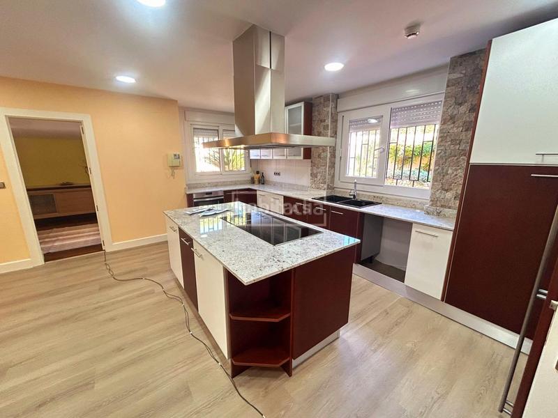 Foto 34b6cc38-a3fa-450f-adec-6547ed3fccb1. Chalet mit heizung parking pool in Santa Faz Alicante