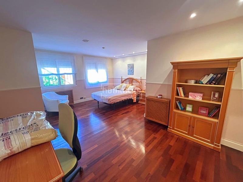 Foto 43fb7feb-27c5-4f00-afaa-571509213e18. Chalet mit heizung parking pool in Santa Faz Alicante