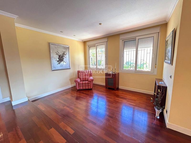 Foto 580fa272-efa0-4f83-90d8-68aabcbc2218. Chalet mit heizung parking pool in Santa Faz Alicante