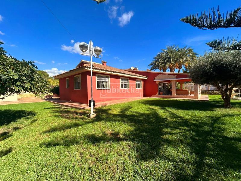 Foto 968e693f-6924-42bd-b497-bbebf4c6b1a8. Chalet mit heizung parking pool in Santa Faz Alicante