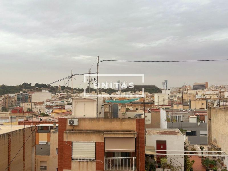 Foto 6353770c-383a-44db-9321-f335328eaf29. Àtic a Carolinas Bajas Alicante