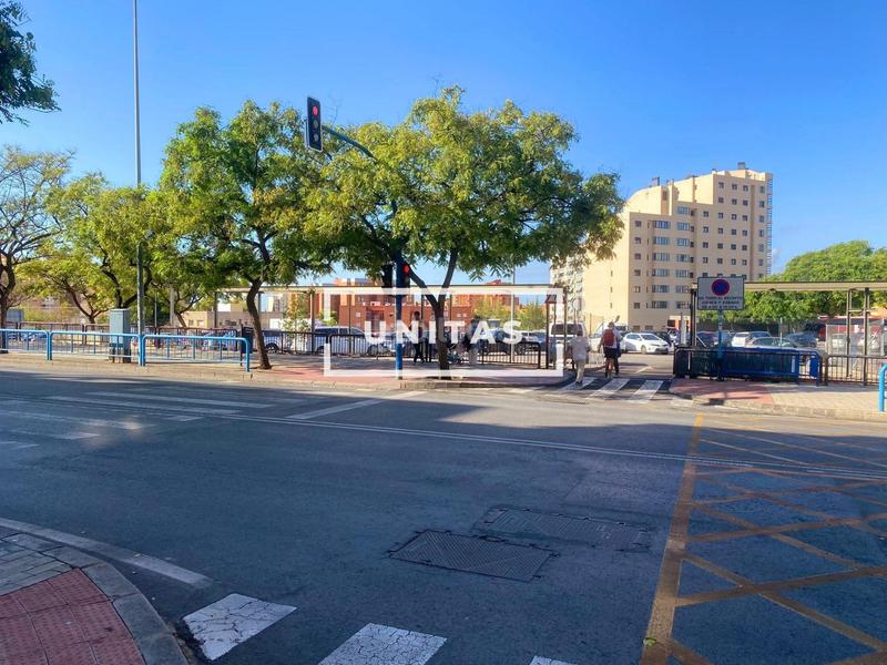 Foto c082067c-d231-4aa7-a4fd-573e302e2fe6. Local comercial a Altozano - Conde Lumiares Alicante