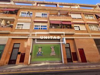 Local Comercial en Pla de Bon Reps. Oportunidad de inversion.