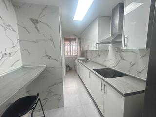 Lloguer Pis a San Blas. Se alquila vivienda en san blas de 3 dormitorios, reformada con
